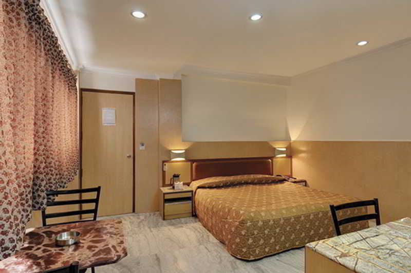 Hotel Amar Yatri Niwas Agra (Uttar Pradesh)